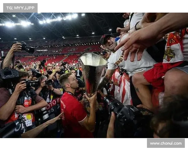 塞维利亚与欧联杯的传奇征程 解密西甲豪门如何成为欧联杯历史之王